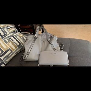 Matching Micheal Kors purse and wallet